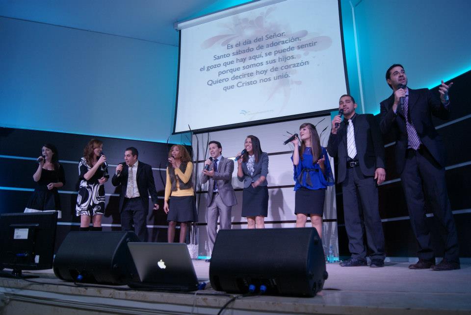 Concierto del grupo Bienvenidos a Adorar